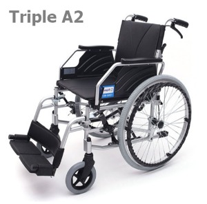 [케이씨] 알루미늄 휠체어 Triple A2 트리플 A2 (보호자브레이크 통고무타이어 팔받이스윙 발받이착탈분리 탈부착2중시트) 경량 13.5 kg